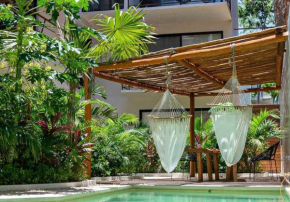 Saskab 10 Lovely 2BR PH, minutes from the sea & downtown!